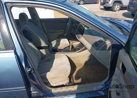 2003 Toyota Camry Le z USA, uszkodzony, nr VIN 4T1BE32K73U677632